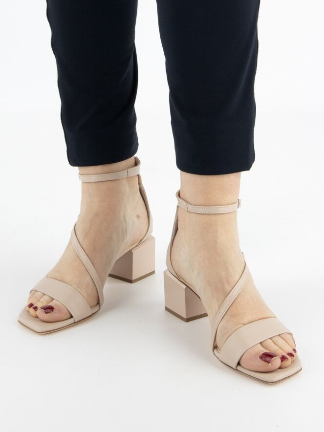★Archivepke★Pebble sandal★My clean bed★韓国★大人気★ AGL sandals ANGIE SANDAL D660007PCK Nude by
